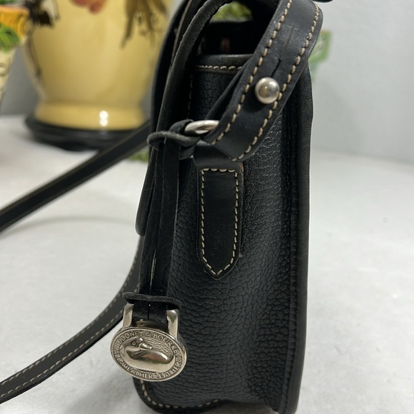 🦆 DOONEY & BOURKE AWL EAST WEST SMALL FLAP VINTAGE MODEL P191 BLACK CROSSBODY - Picture 5 of 12
